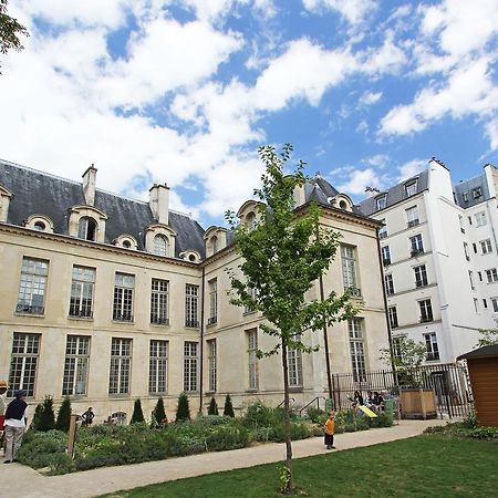 Great Apartments Heart Marais Paris Exterior photo